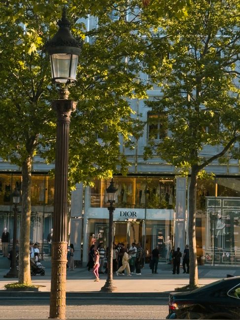 Champs-Elysees