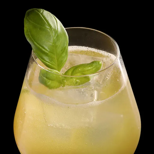 Limone and Basilico Spritz